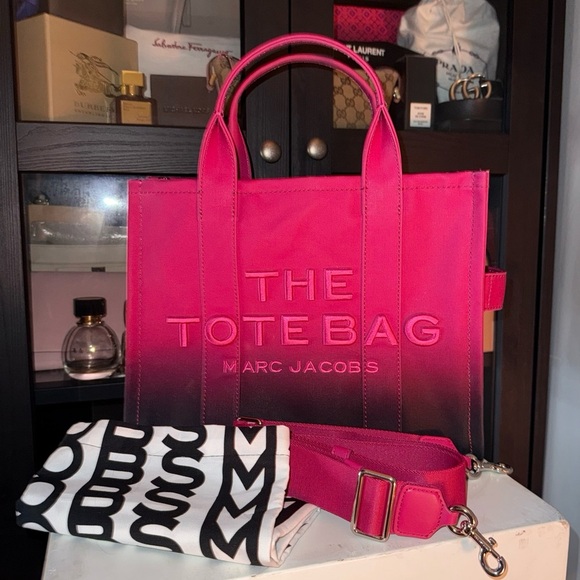 Marc Jacobs The Medium Tote in Ombre Canvas1